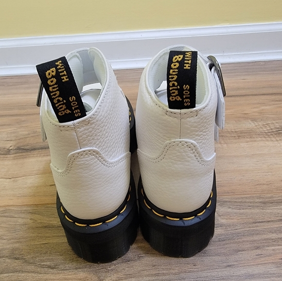 ❤️Dr. Martens, DEVON FLOWER BUCKLE LEATHER PLATFORM BOOTS,size US 7 - Picture 4 of 12